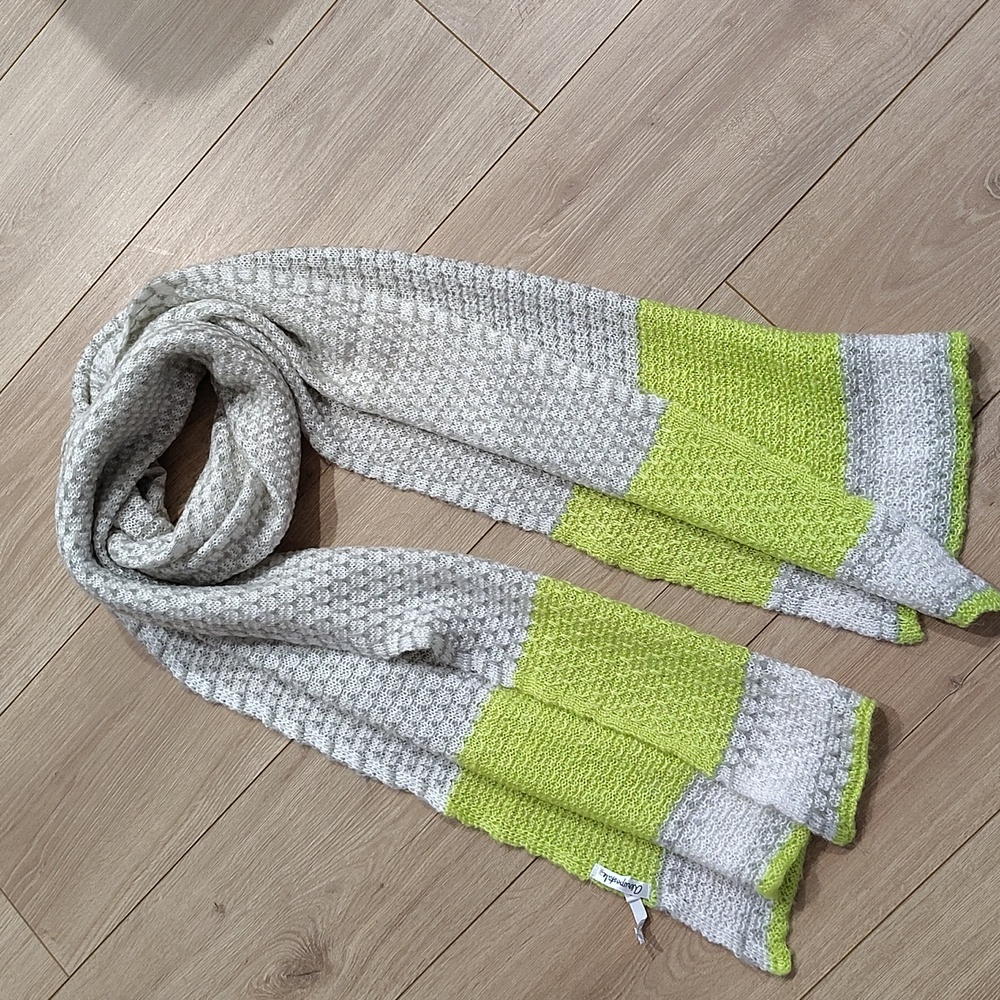 Aeropostale Ladies Winter/Fall Scarf, Neon and Gray, One Size Fits All - Picture 6 of 6